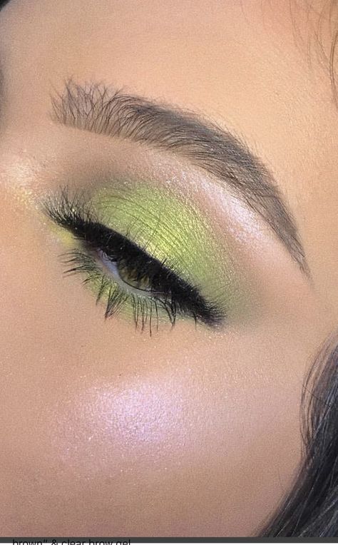 Green Eyeshadow, Makeup Styles, Eyeshadow Tutorial, Eyeshadow Looks, Pretty Makeup, How To Apply Makeup, Makeup Art, Makeup Inspo, Maquillaje De Ojos