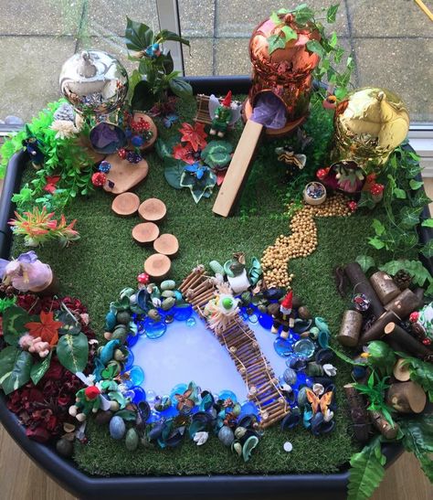 Fairy Garden Eyfs, Tuff Tray Ideas Toddlers, Reggio Inspired Classrooms, Tuff Spot, Eyfs Activities, Tuff Tray, Invitation To Play, Messy Play, Small World Play