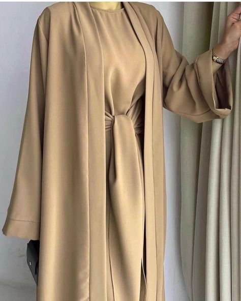 Good Fits, Beautiful Abayas, Abaya Outfit, Modest Dresses Fashion, Muslim Style, Open Abaya, Muslim Women Fashion, Mode Abaya, Muslimah Fashion Outfits