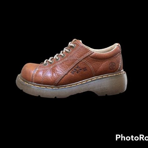 Dr Martens Vintage 90s Chunky Rare Daisy Embossed Platform Oxford Doc Marten Shoes, Dr Martens Oxford, Thrift Wishlist, Dr Martens Vintage, Oxford Platform, Daily Makeup, Dr Martens Shoes, Martens Shoes, Chunky Platform