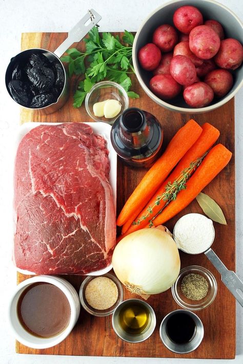 Beer Pot Roast Crockpot, Irish Roast, Irish Roast Beef, Guinness Pot Roast, Beef Shoulder, Irish Pot Roast, Beer Pot Roast, Slow Cooked Roast Beef, Beef Shoulder Roast