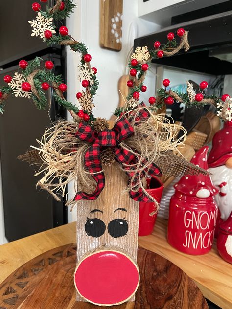 Christmas Presents Diy For Family Xmas Gift Ideas, Wood Christmas Reindeer, Reindeer Out Of Wood, Wooden Rudolph Reindeer, Reindeer Made From Wood, Block Reindeer Craft, Scrap Wood Diy Projects, Wooden Deer Christmas Diy Wood, Christmas 2x4 Wood Crafts Diy