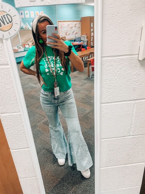 St Patricks Day Outfits Teacher, Teacher Western Outfit, Texas Teacher Outfits, Punchy Teacher Outfits, Teacher Jeans Day Outfit, Boho Rainbow Teacher Shirt, Teacher Ootd, St Patrick's Day Outfit, Headband Outfit