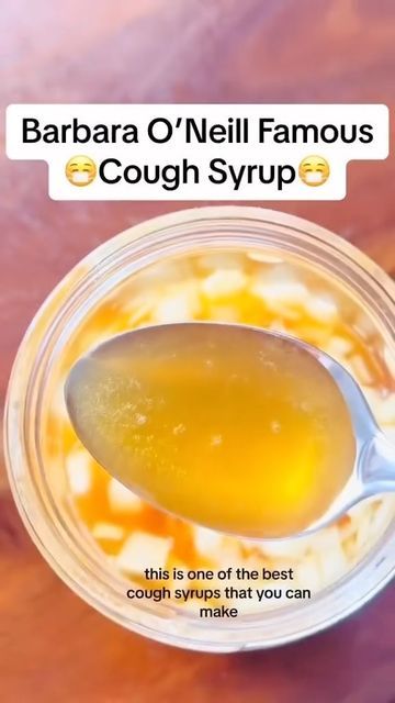 Sick Hacks, Cough Syrup Recipe, Natural Cough Syrup, Diy Medicine, Herbal Medicine Recipes, Herbal Remedies Recipes, Cold And Cough Remedies, Sick Remedies, Herbal Recipes