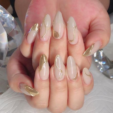 White And Gold Nail Ideas, Nails White And Gold, Elegant Touch Nails, Art Designs Ideas, Beige Nails, Minimal Nails, Casual Nails, Clear Nails, Elegant Nails