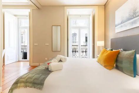 Trendy Chiado Flat - Apartments for Rent in Lisboa, Lisboa, Portugal - Airbnb Portugal Apartment, Apartments In Portugal, Lisbon Portugal Apartments, Lisboa Painting, Tram 28 Lisbon, Flat Apartment, Apartments For Rent, Historic Buildings, Lisbon