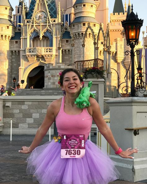 Disney Princess Half Marathon Costume Rapunzel, Princess Run Outfits, Disney 5k Costumes, Princess 5k Outfit, Run Disney Princess Outfit, Aurora Running Costume, Princess Marathon Outfits, Run Disney Outfits Costume Ideas, Rundisney Costumes Princess