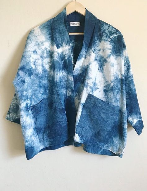 Shibori Clothing, Kimono Outer, Kimono Linen, Blazer Linen, Linen Kimono, Cardigan Kimono, Tie Dye Fashion, Shibori Tie Dye, Linen Cardigan