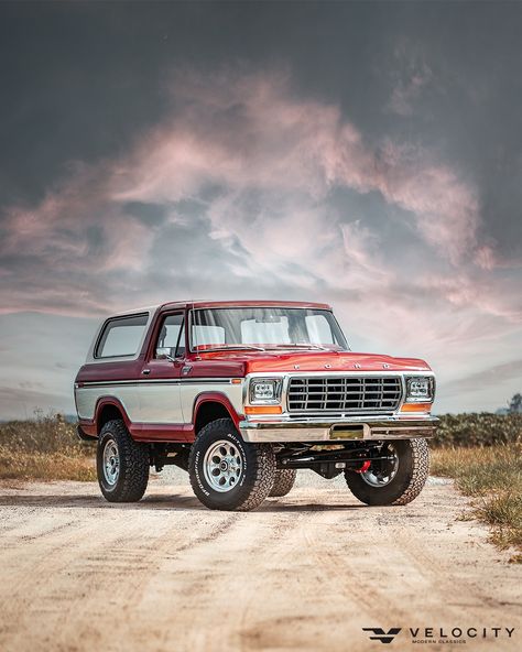 75 Ford Bronco, Bronco Wallpaper, Old Ford Bronco Aesthetic, Old Bronco Aesthetic, Ford Bronco Aesthetic, 1978 Bronco, 70s Bronco, 90s Ford Bronco, 90s Bronco