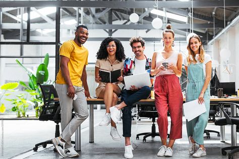 Office Team Photoshoot, Team Photo Ideas Business, Staff Photoshoot Ideas, Company Photoshoot Ideas, Company Photoshoot, Stock Photography Ideas, Team Photoshoot, People Working Together, Group Photography Poses