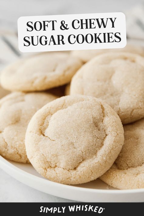 This simple soft sugar cookies recipe is really easy and makes the BEST soft, chewy sugar cookies. No chilling required and dairy free. Octoberfest Cookies, Marange Cookies, Grinchmas Cookies, Sugar Cookies Chewy, Kolache Cookies, Cookie Thumbprint, Rollo Cookies, Cookies Macadamia, Cornflakes Cookies