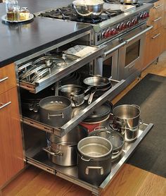 Design, organization, and material ideas from three professionals Awesome Kitchens Dream Homes, Commercial Pantry Design, Commercial Kitchen At Home, Commercial Kitchen In Home, Home Chef Kitchen Design, Convection Cooktop, Kucht Appliances, Commercial Kitchen Design For Home, Chefs Home Kitchen