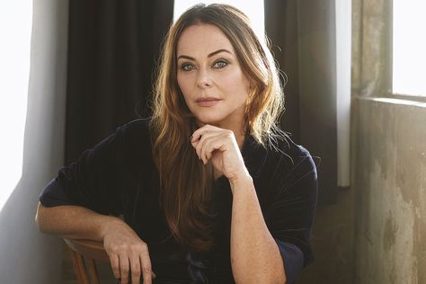 <em>Bridgerton</em>'s Polly Walker Talks Season 2 and the Hilarious Behind-the-Scenes 'Disaster' Moment Polly Walker, Bridgerton Cast, Older Actresses, Evil Stepmother, British Celebrities, Intelligent Women, Corpse Bride, As Roma, British Actresses