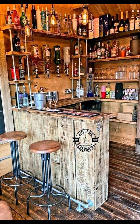 Backyard Shed Bar Ideas, Garage Bar Ideas, Rustic Basement Bar, Home Bar Plans, Western Bar, Inside Bar, Bar Deco, Homemade Bar, Bar Shed