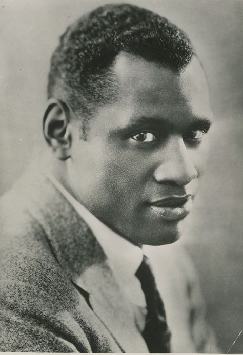 The story of Paul Robeson and the unbreakable bond he formed with the miners of Wales - Wales Online Haitian History, Paul Robeson, Headshot Inspiration, Deep River, Civil Rights Leaders, Social Activist, Black Actors, Historical Moments, Black Hollywood