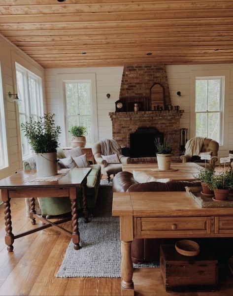 Living Room Cozy Warm, Living Room Cozy, Farm House Livingroom, Dream Farm, Living Room Warm, Room Cozy, Trendy Living Rooms, Living Room Ceiling, Farmhouse Interior