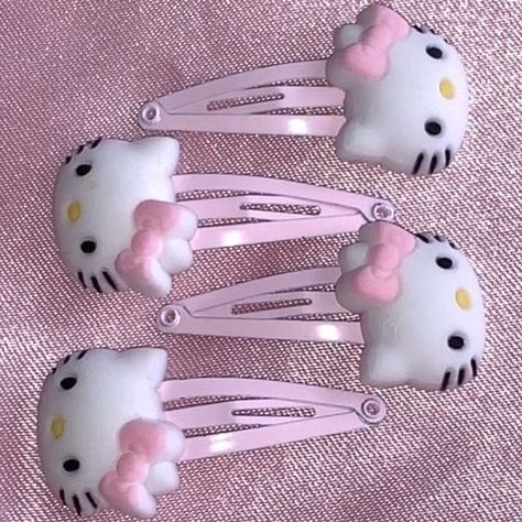 Hello Kitty Hair Clips, Hello Kitty Hair, Feminine Theme, Hello Kitt, Perfume Bottle Design, Melody Hello Kitty, Hello Kit, Pink Hello Kitty, Hello Kitty My Melody