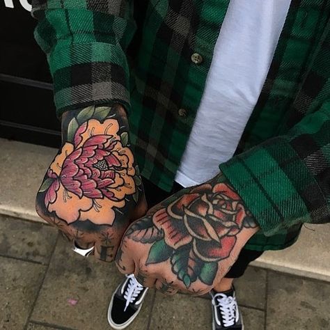 Traditional Hand Tattoo, Fake Tattoo Sleeves, Traditional Tattoo Sleeve, Hand Tats, Old School Tattoo Designs, Flower Tattoo Sleeve, Traditional Tattoo Design, Tattoo Arm, Old Tattoos