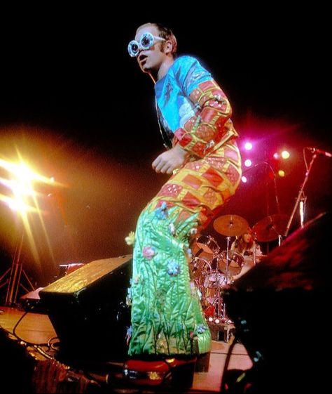 Elton John Costume, Glam Rock Aesthetic, Rocketman Movie, 70s Glamour, Crocodile Rock, Captain Fantastic, Rock Aesthetic, Music Fashion, Glam Rock