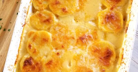 Super Easy Scalloped Potaotes! All the taste of traditional Scalloped Potatoes with half the work! Layers of potatoes and cheese smothered in an easy, cheesy, creamy sauce... so good! Super Easy Scalloped Potatoes, Easy Potato Casserole, Scallop Potatoes, Easy Cheesy Scalloped Potatoes, Cheesy Potato Bake, Homemade Scalloped Potatoes, Easy Scalloped Potatoes Recipe, Scalloped Potatoes Easy, Scalloped Potatoes Recipe