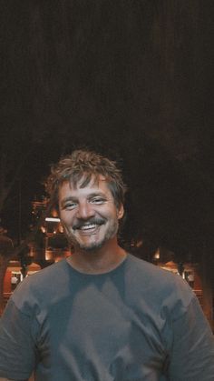 Pedro Pascal Snl Hospital, Pedro Pascal Iphone Wallpaper, Pedro Pascal Lockscreen, Pablo Pascal, Pedro Pascal Wallpaper, Pascal Wallpaper, John Bernthal, Rug Placement, Hot Dads