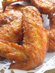 Lemongrass Fried Chicken Wings Recipe. (http://nasilemaklover.blogspot.c, via Flickr Chicken Wing Recipes Fried, Masakan Malaysia, Sup Ayam, Cooking Chicken Wings, Cambodian Food, Malay Food, Khmer Food, Laos Food, Cooking Chicken