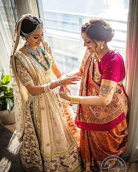 The most beautiful bond in the world 🤗 the #ivbydivyasnigdha #bride with her beautiful mom ❤️ . . . Drooling !!!! This #sunday is dedicated… Ideas For Braids, Bridesmaid Photoshoot, Indian Wedding Poses, Box Beauty, Bridal Photography Poses, Indian Bride Outfits, Bride Photoshoot, Indian Wedding Photography Poses, Bridal Pictures