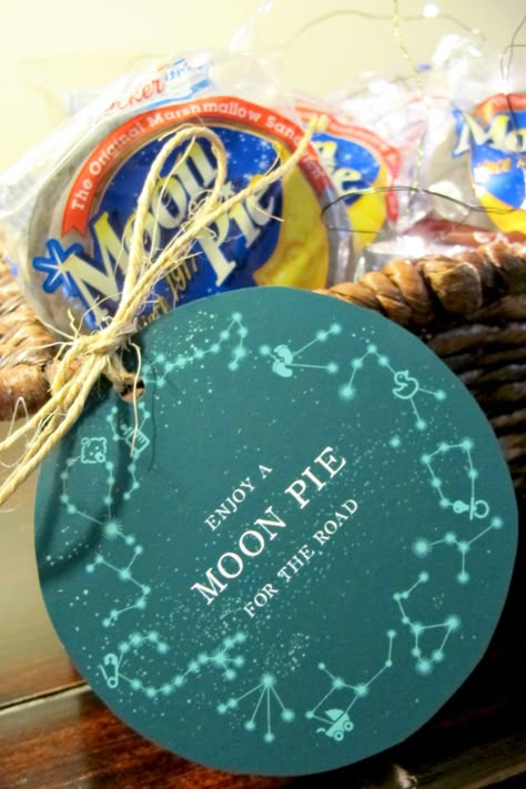 Moon Pies, celestial baby shower, wee creatures Moon Themed Baby Shower Ideas, Baby Shower Favors Ideas, Moon Baby Shower Theme, Celestial Birthday, Outer Space Baby Shower, Moon Stars Baby Shower, Pie Gifts, Star Baby Shower Theme, Moon Pie