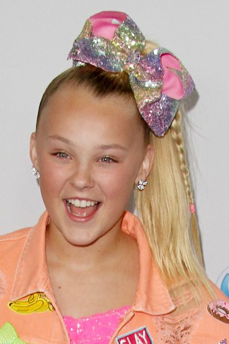 Jojo Siwa Hairstyles, Jojo Siwa Karma Makeup, Jojo Siwa Karma Outfit, Jojo Siwa New Hair, Jo-jo Siwa Karma Dress To Impress, Jojo Siwa Hair, Jojo Siwa Now Karma, Jojo Hair Bows, Mini Braids