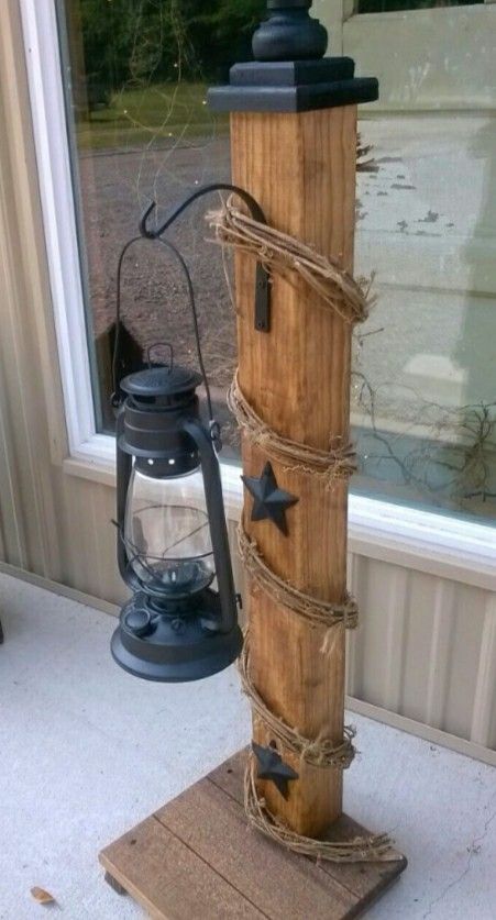 Vintage Halloween Designs, Rustic Outdoor Lighting, Rustic Front Porch, Welcome Post, Christmas Float, Country Style Decor, Vintage Halloween Decorations, Lampe Decoration, Rustic Outdoor