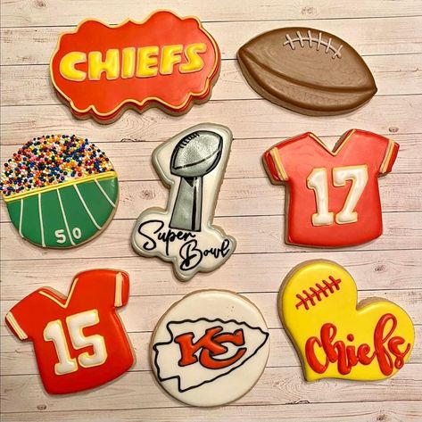 Kc Chiefs Cookies, Chiefs Food, Chiefs Cookies, Superbowl Cookies, Sports Cookies, Decorative Cookies, Theme Cookies, Super Bowl Football, Kc Chiefs