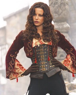 Kate Beckinsale as Anna Valerious from Van Helsing; those sleeves with those gloves and that hair Anna Valerious, Steam Girl, Van Helsing, Fest Outfits, Style Steampunk, Woman Movie, Vampire Academy, Fantasy Costumes, Movie Costumes