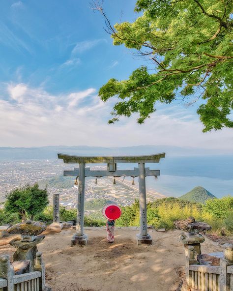 📍 Takaya Shrine, Kagawa Captured by @a_yumi0425 Follow @his_travel to discover Japan 🌸 ------------------------------------------------- Destination Japan by HIS International Tours ------------------------------------------------- #DestinationJapan #TakayaShrine #KagawaPrefecture #HiddenGem #JapaneseShrine #ScenicKagawa #TraditionalJapan #CulturalHeritage #SereneBeauty #PeacefulSanctuary #ExploreKagawa #ShrineVisit #JapaneseArchitecture #SacredSite #TimelessBeauty #VisitKagawa #KagawaShri... Japanese Shrine, Kagawa, Japanese Architecture, Timeless Beauty, Gazebo, Bucket List, Outdoor Structures, Japan, Travel