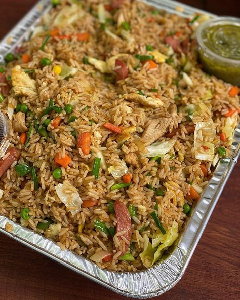 Menscook Catering & Logistics on Instagram: “Assorted Fried rice Pan🍃 Available this weekend! Gather your squad, have a feast! Gh250 with Grilled Chicken . Feeds 6 heads.  Assorted…” Ghana Fried Rice, Ghana Food, African Recipes Nigerian Food, Ghanaian Food, Simple Family Meals, African Cooking, Haitian Food Recipes, Nigerian Food, Fair Food Recipes