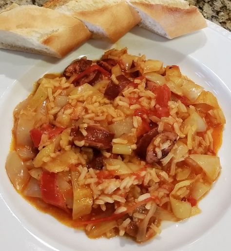 Hungarian Sausage, Lunch At Home, Hungarian Paprika, Delicious Veggies, Sausage Dishes, Youngest Daughter, Hungarian Recipes, Polish Food, Always Hungry