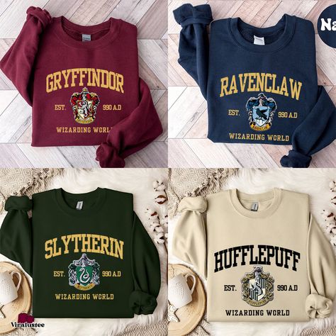 Harry Potter Matching Outfits, Casual Hufflepuff Outfit, Harry Potter Merchandise Clothes, Harry Potter Sweatshirts, What To Wear To Universal Studios Outfit Ideas Harry Potter, Harry Potter Birthday Outfit, Harry Potter Things To Buy, Harry Potter Clothes Aesthetic, Harry Potter Shirt Ideas