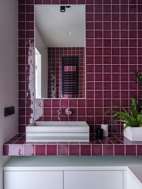 Gallery of Puce Apartment / Iya Turabelidze studio - 5 Marble Bathroom Shower Tile, Green Bathroom Ideas, Wet Room Bathroom, Small Full Bathroom, Open Plan Apartment, Half Bathroom Decor, Purple Tile, Bathroom Ensuite, Minimal Interior