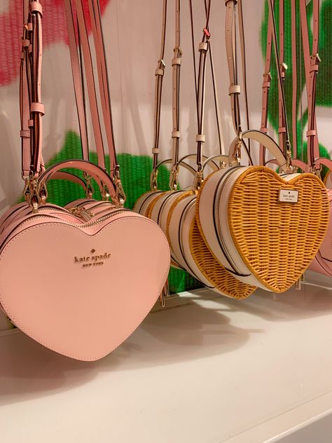 pink Kate spade heart shaped purse Kate Spade Heart Bag Outfit, Heart Bag Outfit, Kate Spade Heart Purse, Kate Spade Heart Bag, Cane Bags, Heart Shape Bag, Pink Cottagecore, Popular Things, Kate Spade Heart