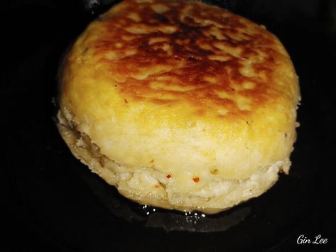 Stove-top skillet bread - NewsBreak Skillet Bread Stovetop, Stovetop Bread, Homemade Seasoning Salt, Skillet Bread, Dough Ingredients, Homemade Seasonings, Self Rising Flour, Spice Recipes, Iron Skillet