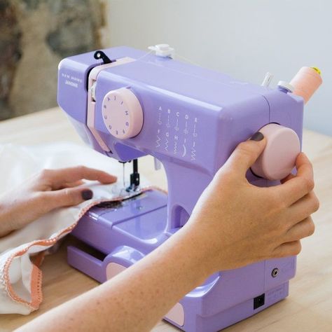 Dog Supplies Organization, Sewing Supplies Organization, Portable Sewing Machine, Sewing Aesthetic, Sewing Room Inspiration, Sanitary Towels, Janome Sewing Machine, Arm Machine, Needlework Shops