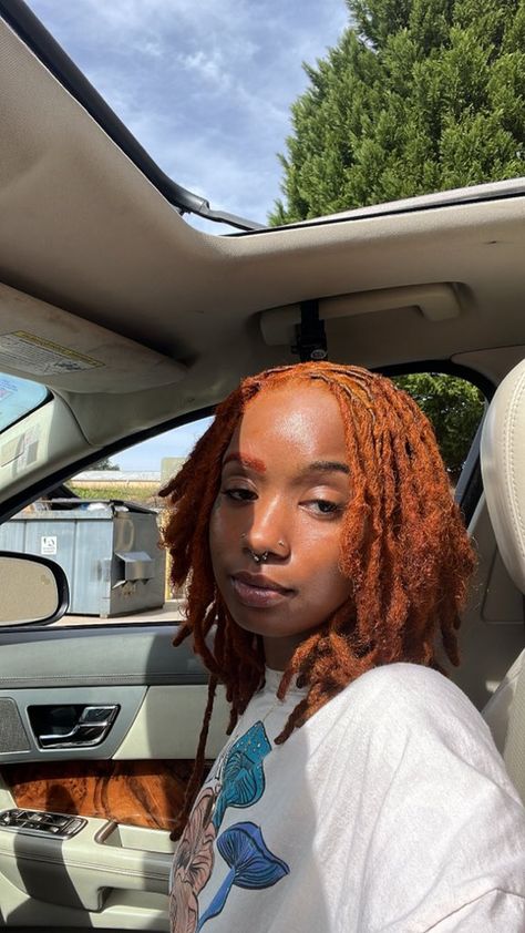 Copper Dyed Locs, Dark Ginger Hair Black Women Locs, Ginger Red Locs Black Women, Copper Hair Locs, Ginger Locks Black Women, Ginger Dyed Locs, Dark Ginger Locs Black Women, Honey Blonde Hair Locs, Dye Locs Ideas