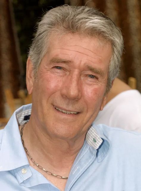 Robert Fuller at the Eight Annual Wildlife Waystation Safari Brunch Fund raiser in Pasadena, California, 2002 Safari Brunch, Robert Fuller Actor, Robert Fuller, Handsome Cowboys, Fund Raiser, Hollywood Actors, Pasadena California, Old Hollywood Stars, Interesting People