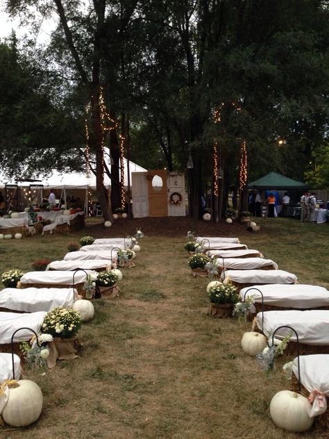 Hay bale aisle Wedding Straw Bale Seating, Hay Bale Seating Wedding Covers, Straw Bales Wedding Seating, Hay Bell Wedding Seats Chairs, Hay Bails For Wedding Seating, Straw Bales Wedding, Shepard Hooks Wedding, Hay Bail Wedding, Hay Bales Wedding Seating