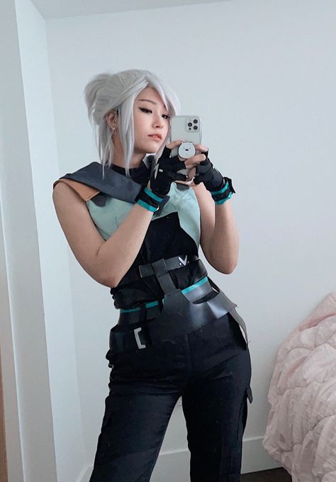 Jett Cosplay, Valorant Cosplay, Jett Valorant, Valorant Jett, Black Lagoon Anime, Cosplay Cute, Epic Cosplay, Cute Cosplay, Cosplay Dress