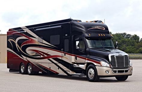 These Insane RVs Are Built out of Semi Trucks Super C Rv, Motorhome Living, Truck House, Cool Rvs, Custom Rv, King Of The Road, Nice Trucks, Rv Motorhomes, Luxury Motorhomes