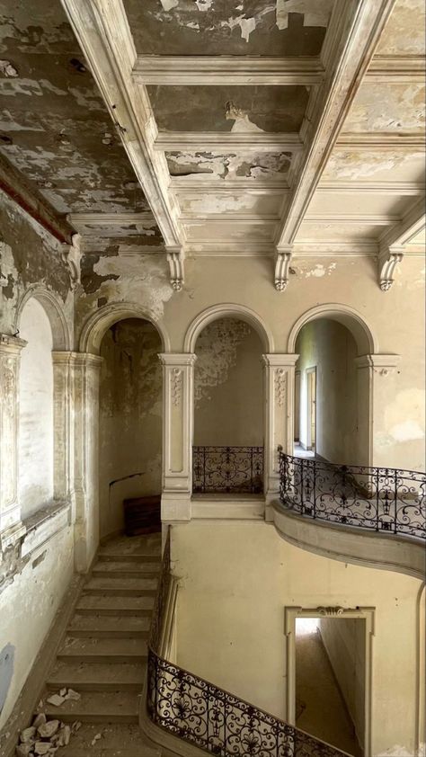 Russian House Aesthetic, Old Mansion Interior, Goth House Aesthetic, Cm Aesthetic, Curved Architecture, Brutalism Interior, Old Mansions Interior, Classic Houses, The House Of Usher