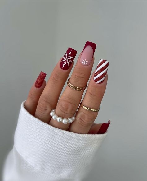 December Nails, Red Christmas Nails, Christmas Nails Easy, Cute Christmas Nails, Christmas Gel Nails, Thanksgiving Nails, Festival Nails, Xmas Nails, Christmas Nail Designs