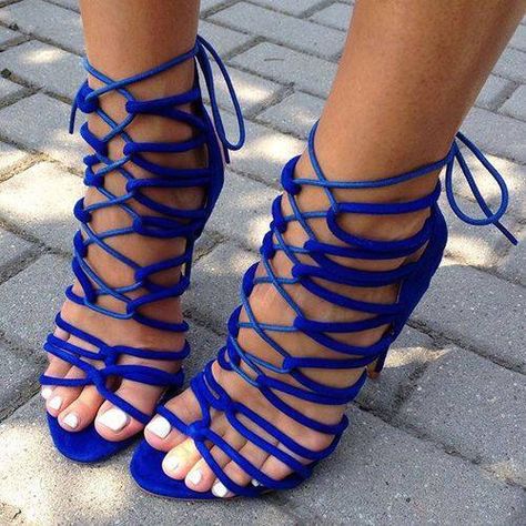 .. Fun Heels, Boho Hippie Chic, Shoes Photo, Stunning Shoes, Sport Shoes Women, Leather Sandals Flat, Style Photography, Strappy Sandals Heels, Fabulous Shoes