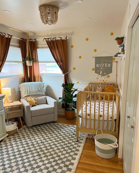 Cozy sunshine nursery Sage And Burnt Orange Nursery, Sage Green And Rust Nursery, Cute Nursery Ideas Colorful, Cozy Boy Nursery, Nursery Ideas Orange, Baby Nursery Ideas Colorful, Fall Nursery Ideas, Green And Orange Nursery, Sunshine Themed Nursery