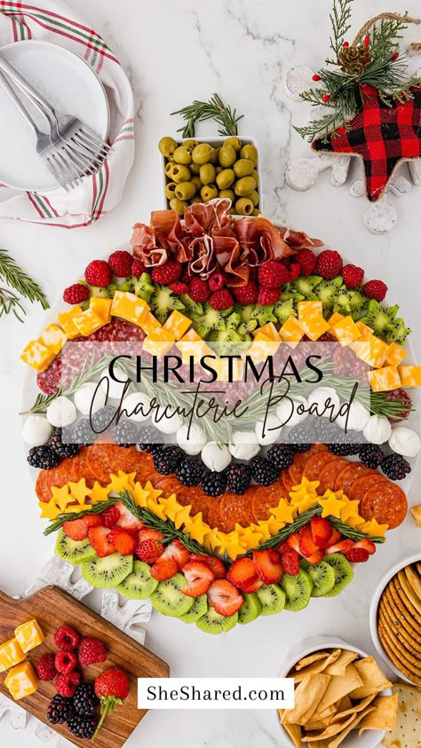 Christmas Charcuterie Board Christmas Dinner Board Ideas, Festive Christmas Charcuterie Board, Christmas Dip Board Ideas, Cold Meat Platter Ideas For Christmas, Ornament Charcuterie Board, Christmas Birthday Party Food Ideas, Holiday Board Party, Seasonal Charcuterie Board, Christmas Board Party Ideas